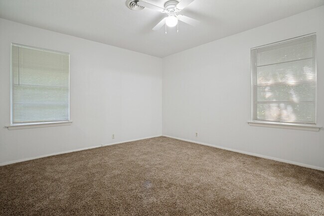 Building Photo - 3110 Heather Ln