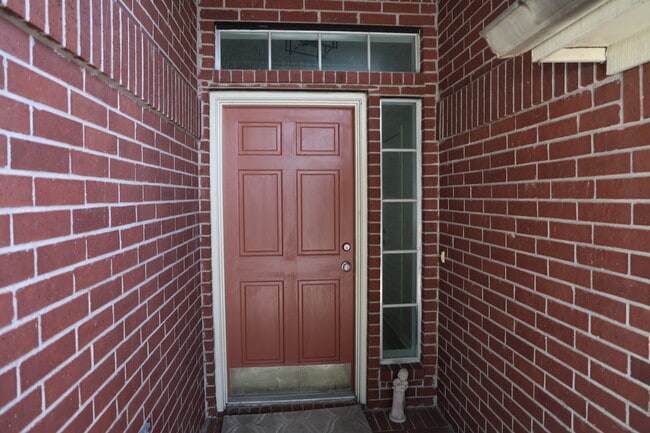 Building Photo - 13778 Sablesprings Ln