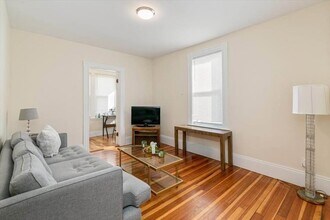 Building Photo - 412 Cabot St