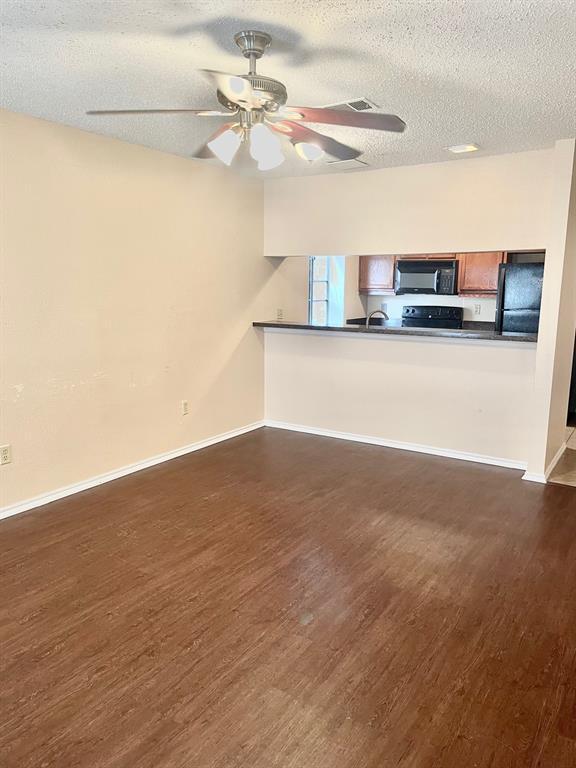 Foto del edificio - 1720 Crestpoint Dr