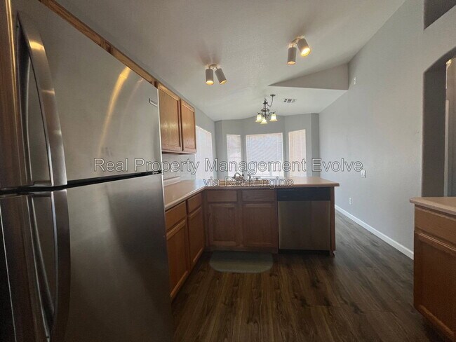 Foto del edificio - 6246 W Blackhawk Dr