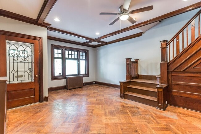 Foto del edificio - 5425 Cedar Ave