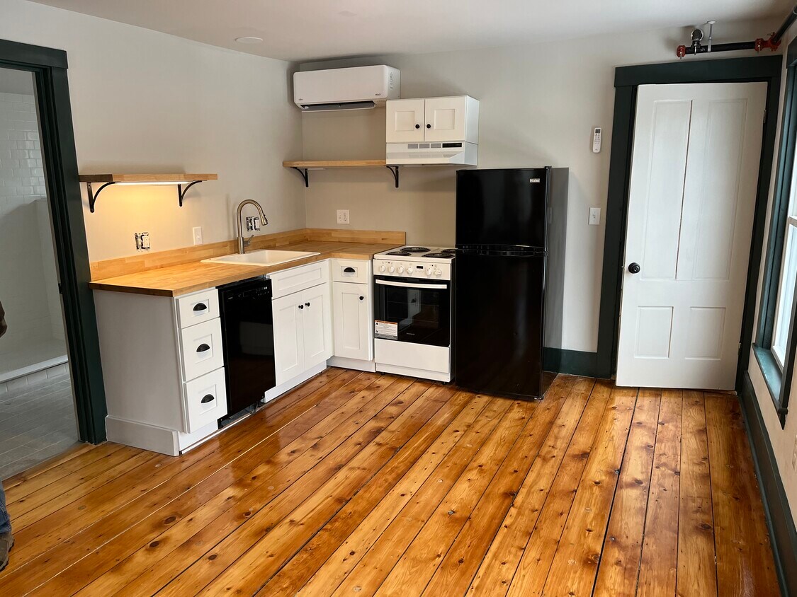 145 South St, Biddeford, ME 04005 Apartments in Biddeford, ME