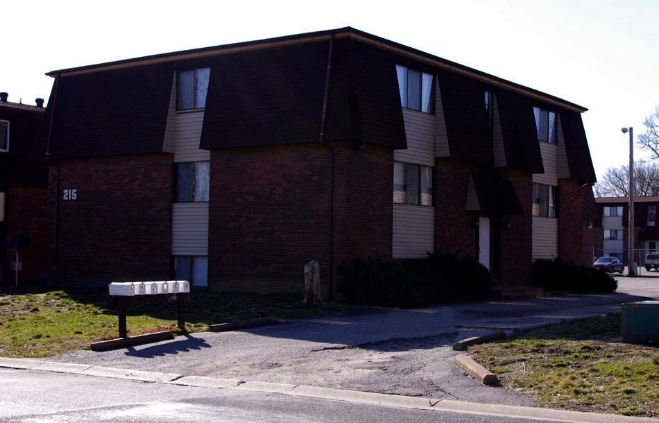 Primary Photo - 215 Freedom Dr
