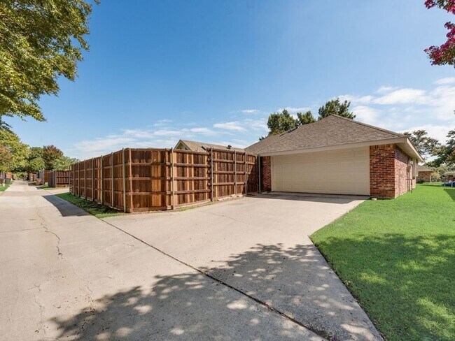 Foto del edificio - Beautiful west plano home Great neighborho...