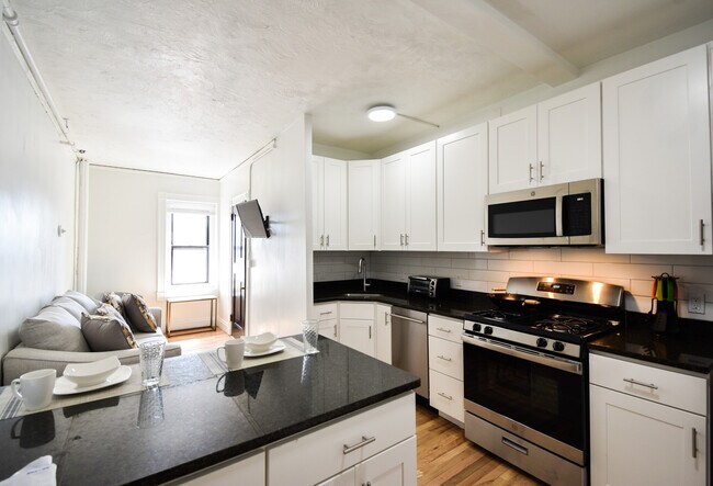 Foto del edificio - 35 Westland Ave