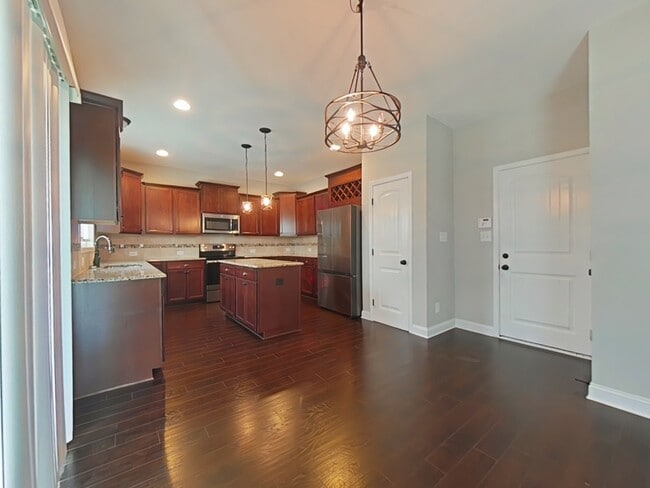 Building Photo - 171 Tellmont St
