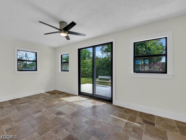 Foto del edificio - 2224 Aldridge Ave