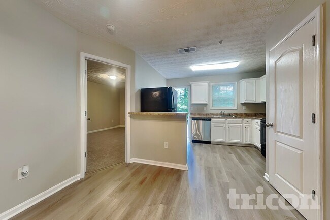 Foto del edificio - 1024 Weatherwood Pl NE