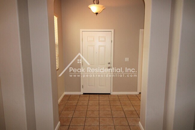 Foto del edificio - 4 br, 3 bath House - 9949 Sorrentino Drive