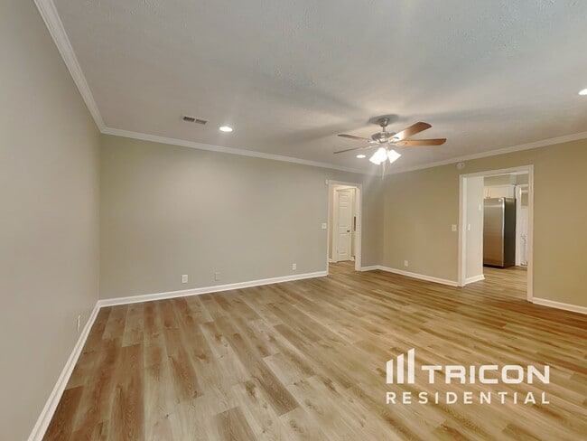 Building Photo - 100 Yorkside Pl
