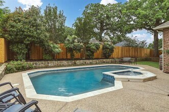 Building Photo - 7612 Oak Knoll Dr