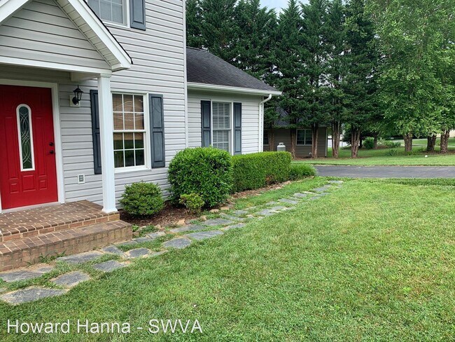 Building Photo - 3 br, 2.5 bath House - 535 Fairview Place