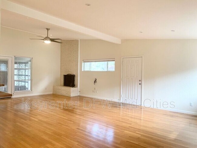 Building Photo - 501 Nottingham Dr