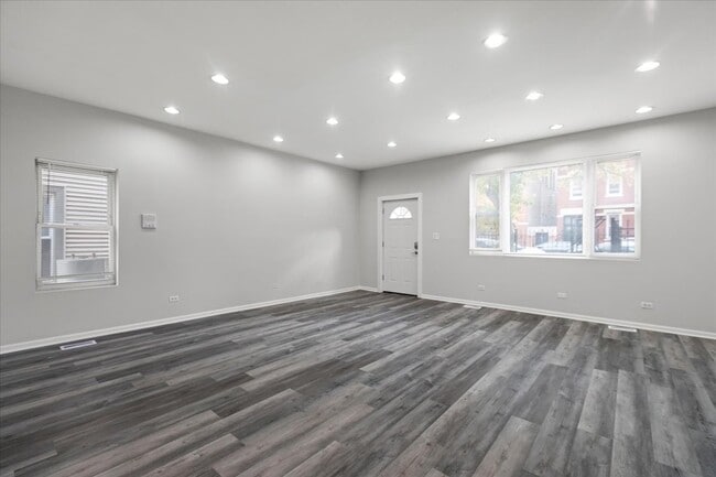 Foto del edificio - 516 N May St