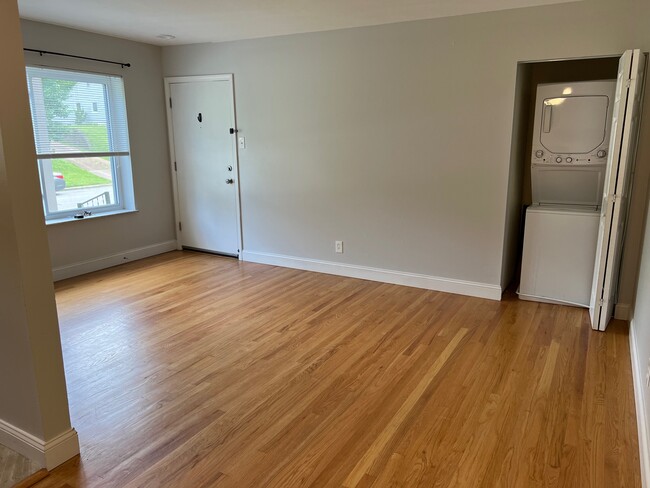 Building Photo - 941 Brookside Ave