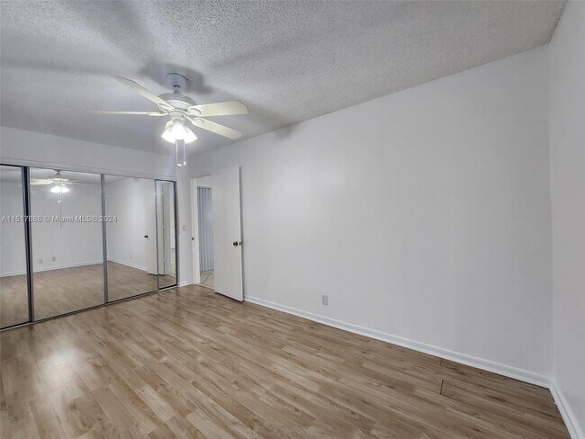 Building Photo - 8 Crossings Cir