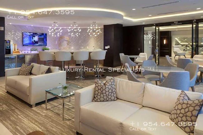 Building Photo - Resort Style Living