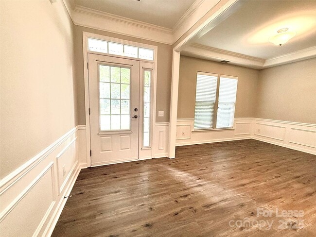 Building Photo - 2135 Ashley River Rd