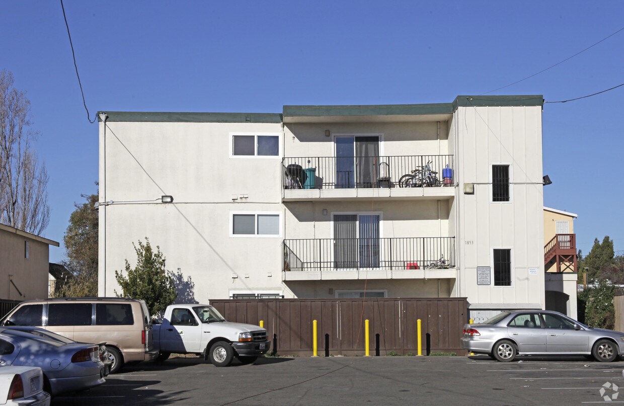 Primary Photo - 1853 38th Ave