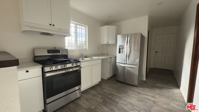 Foto del edificio - 11123 Monitor Ave