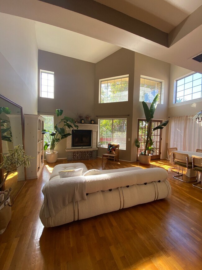 Foto del edificio - 11831 Courtleigh Dr