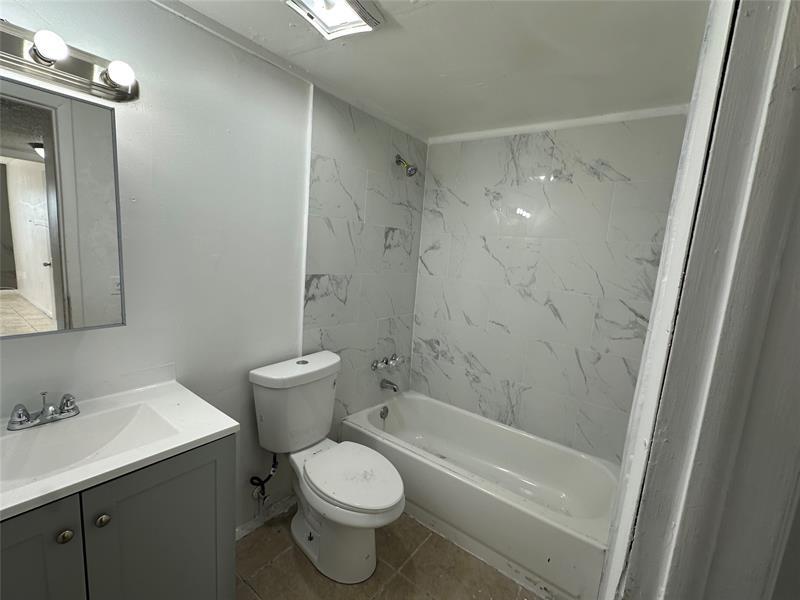 Primary Photo - 3700 NW 21st St