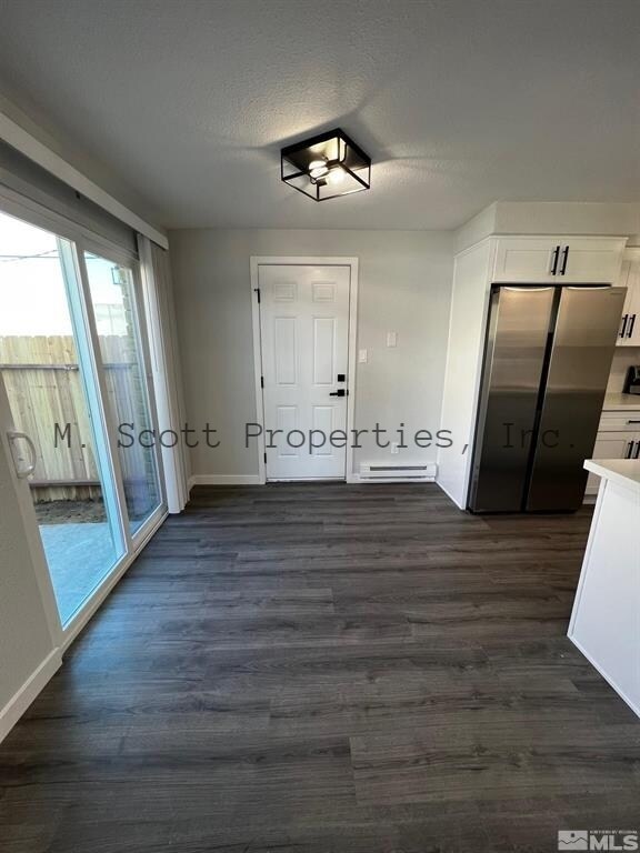 Building Photo - 3414 Woodside Dr