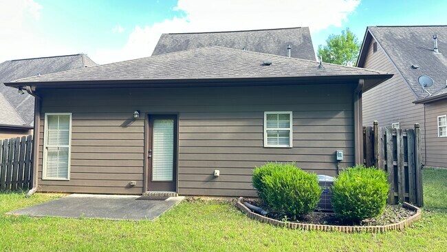 Building Photo - 108 Kingston Ct