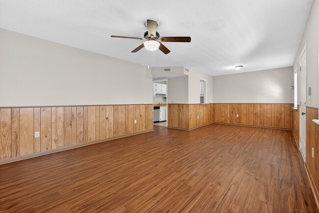 Living room - 1426 Mountain Ranch Rd