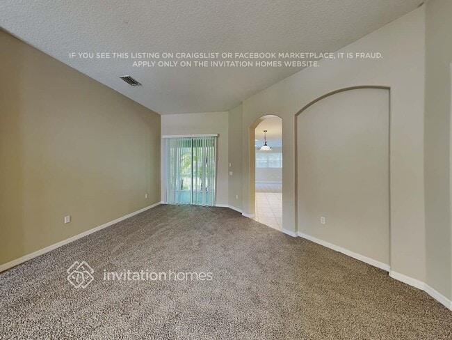 Building Photo - 12423 25th Ct E