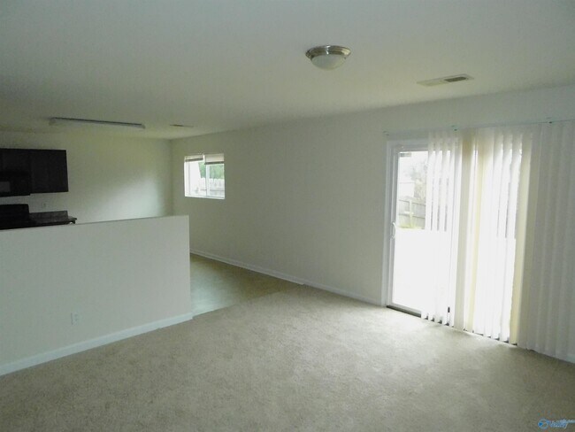 Building Photo - 130 Lockport Dr