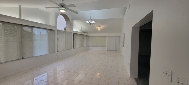 Foto del edificio - 2516 56th Ave E