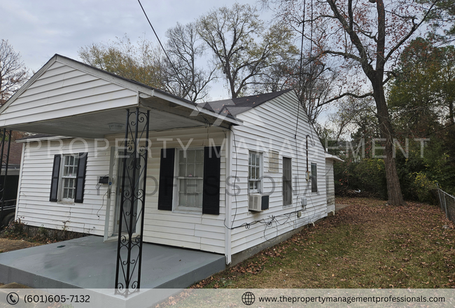 Building Photo - Recently Renovated Rental-Ready 3 bedroom ...