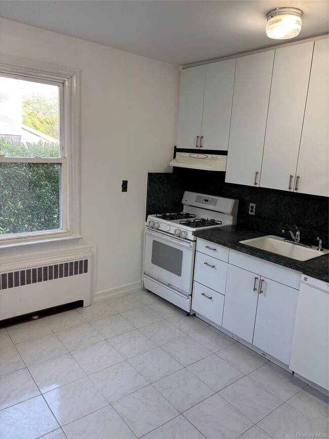 Building Photo - 261 Schenck Ave