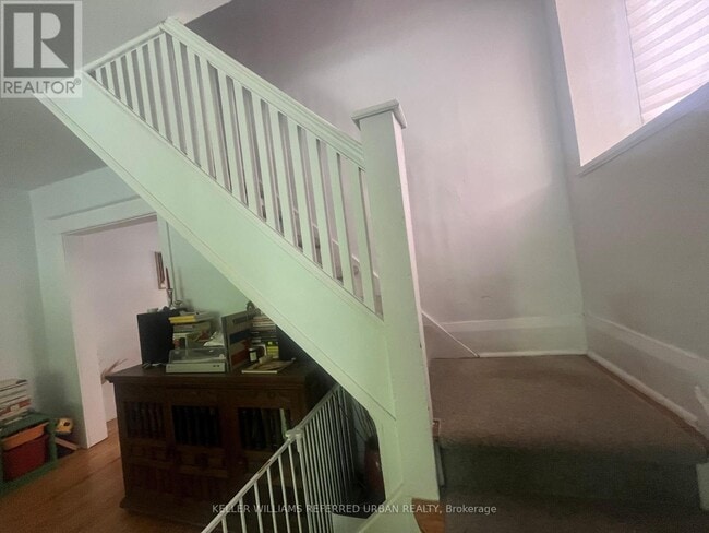 Building Photo - 335 Roehampton Ave