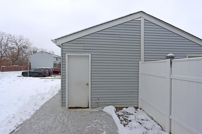 Building Photo - 5740 Vestry Ct