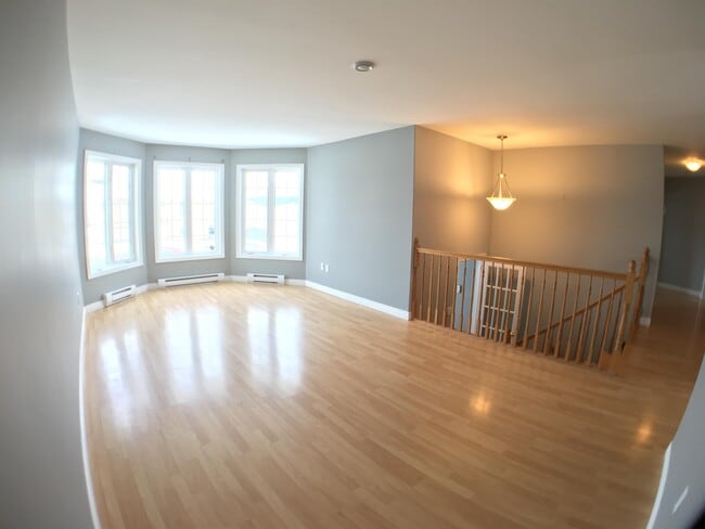 Building Photo - 24 Gil Eannes Drive