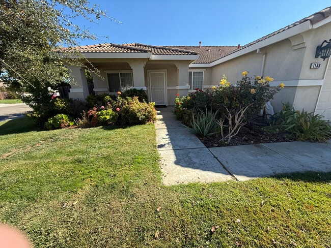 Building Photo - 1168 Fernwood Way