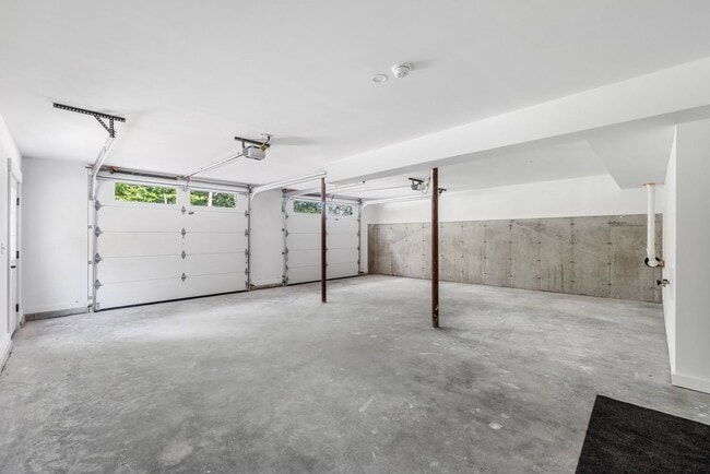 Building Photo - 5 Braxtons Wy