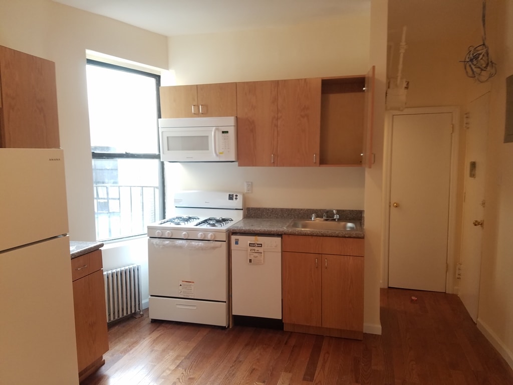 Primary Photo - 15 Arden St