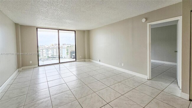 Building Photo - 13499 Biscayne Blvd