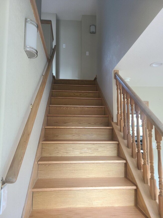 Foto del edificio - Spacious In-Town Home Near the High School