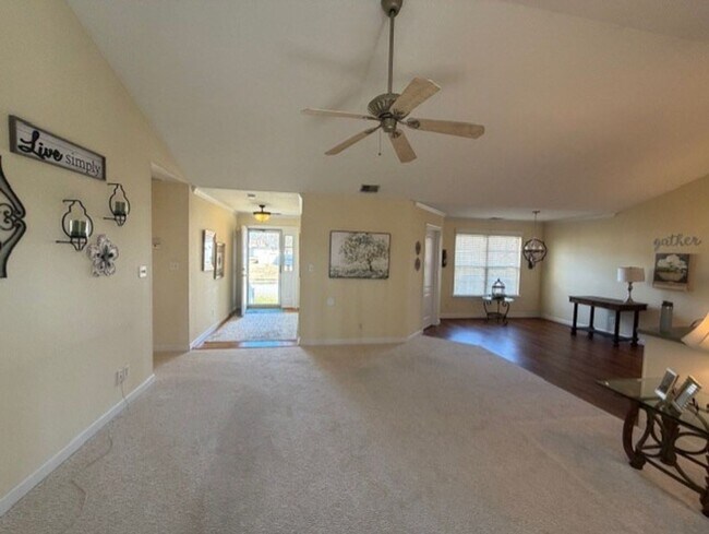 Building Photo - Suffolk Meadows