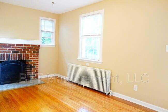 Building Photo - 8007 Garland Ave