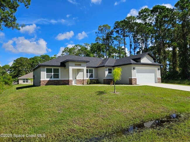 Building Photo - 561 Harrisburg St SW