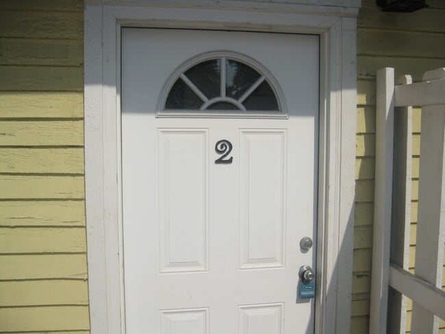 Building Photo - 126 Clay Ave