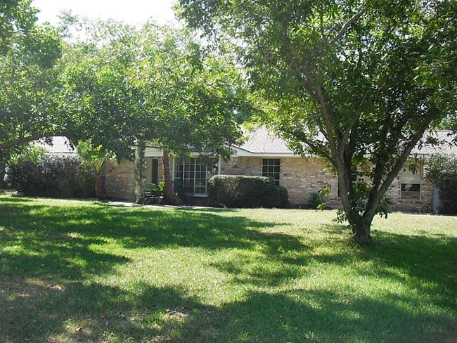 Building Photo - 13138 Max Rd