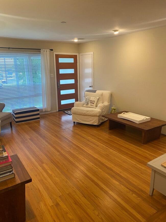 Building Photo - Fully Furnished House in South San Francisco - 2 Bedroom, 2 Bathroom