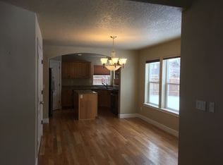 Building Photo - SW Bend Home with Upgrades!